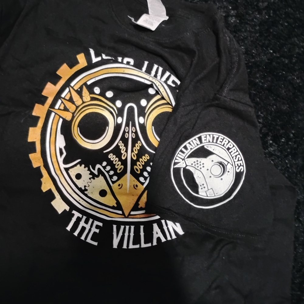 Gildan Black and Gold Graphic Tee